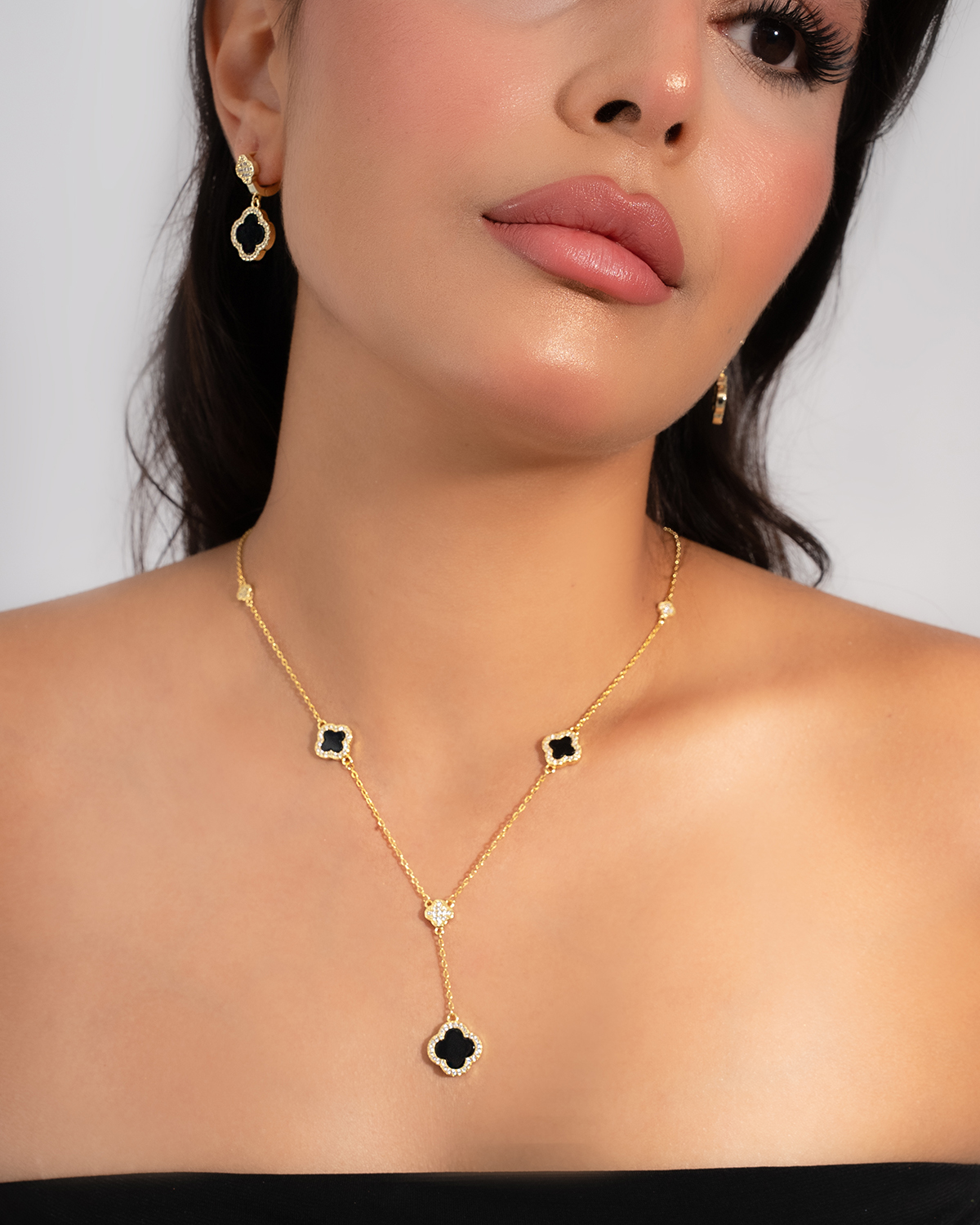 Yonca Siyah Set 925 Ayar Gümüş Yonca Siyah Set 925 Ayar Gümüş